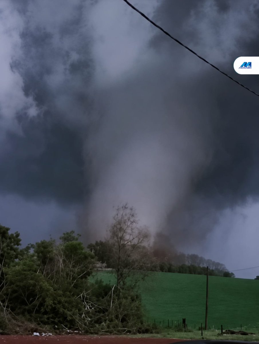 lucaschaser's tweet photo. Brazilian Tornado Season.  Come to Brazil, my friends—we’ll have fun until January. https://t.co/3jT3rkFkMR