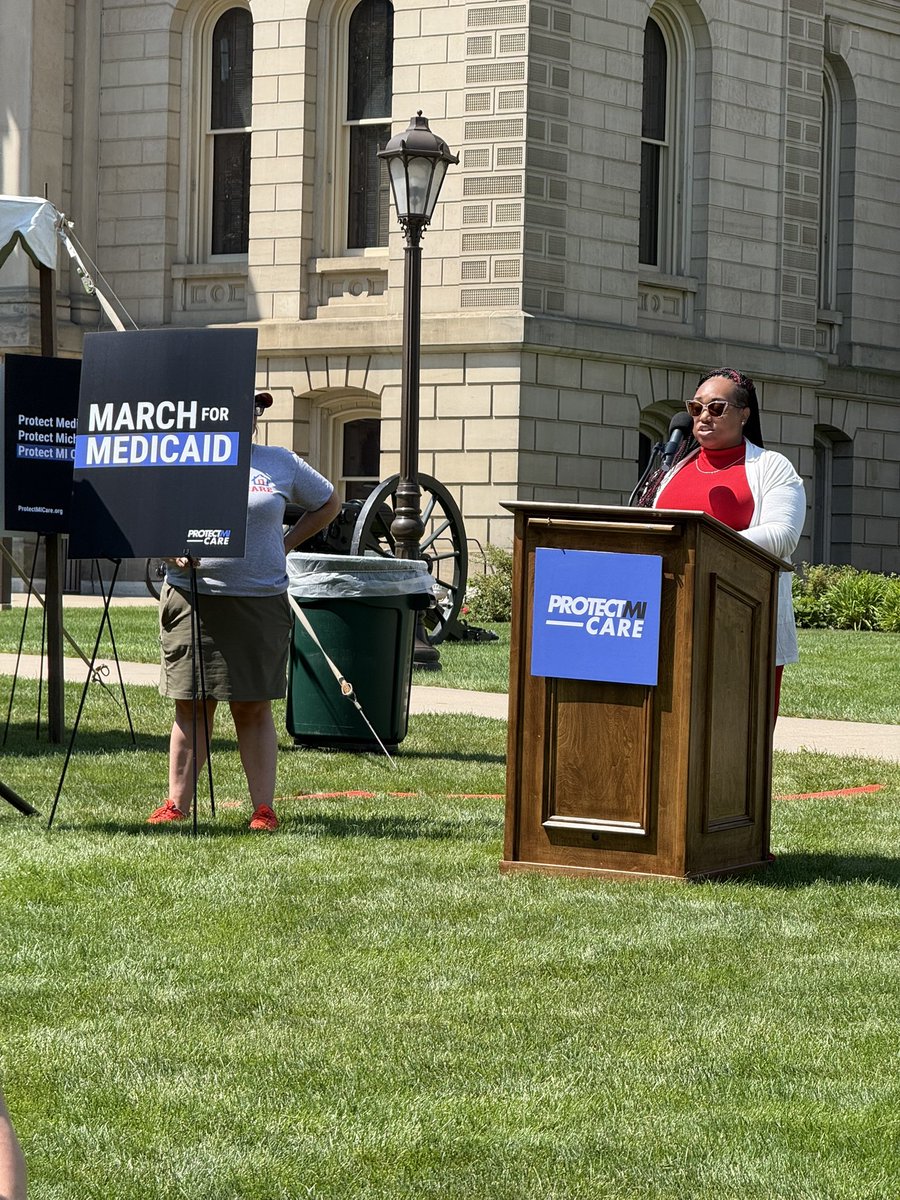 MichLeague's tweet photo. Rachelle McKissick-Harris was pregnant when she discovered the power of Medicaid.
“I'm standing here as a wife, mother and a woman whose family was carried through some of the most difficult moments of our lives because Medicaid was there when we needed it.”#mileg https://t.co/OPOJEtF1yd
