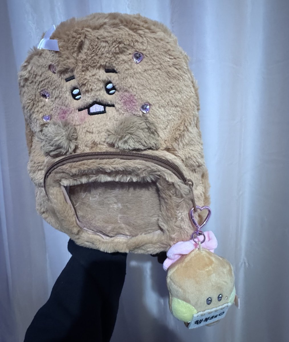 streamforsuga93's tweet photo. (off da ADM shooky) olhem só a bolsinha que chegou aqui em casa prontíssima pro dia 30 de outubro de 2026 https://t.co/Ca2SNzxAkS