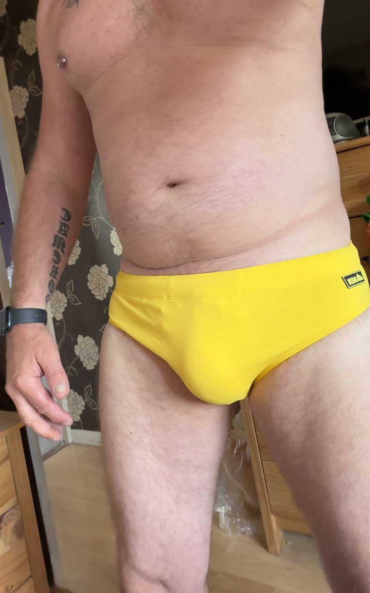 ShaunAshmore2's tweet photo. The #DENlivery has arrived and I’m now obsessed with swimwear as well as underwear 😬😉😍😘 thanks @denloungewear @glenrules for sorting the issue earlier ⭐️⭐️⭐️⭐️⭐️ https://t.co/AZa0ci7XlE