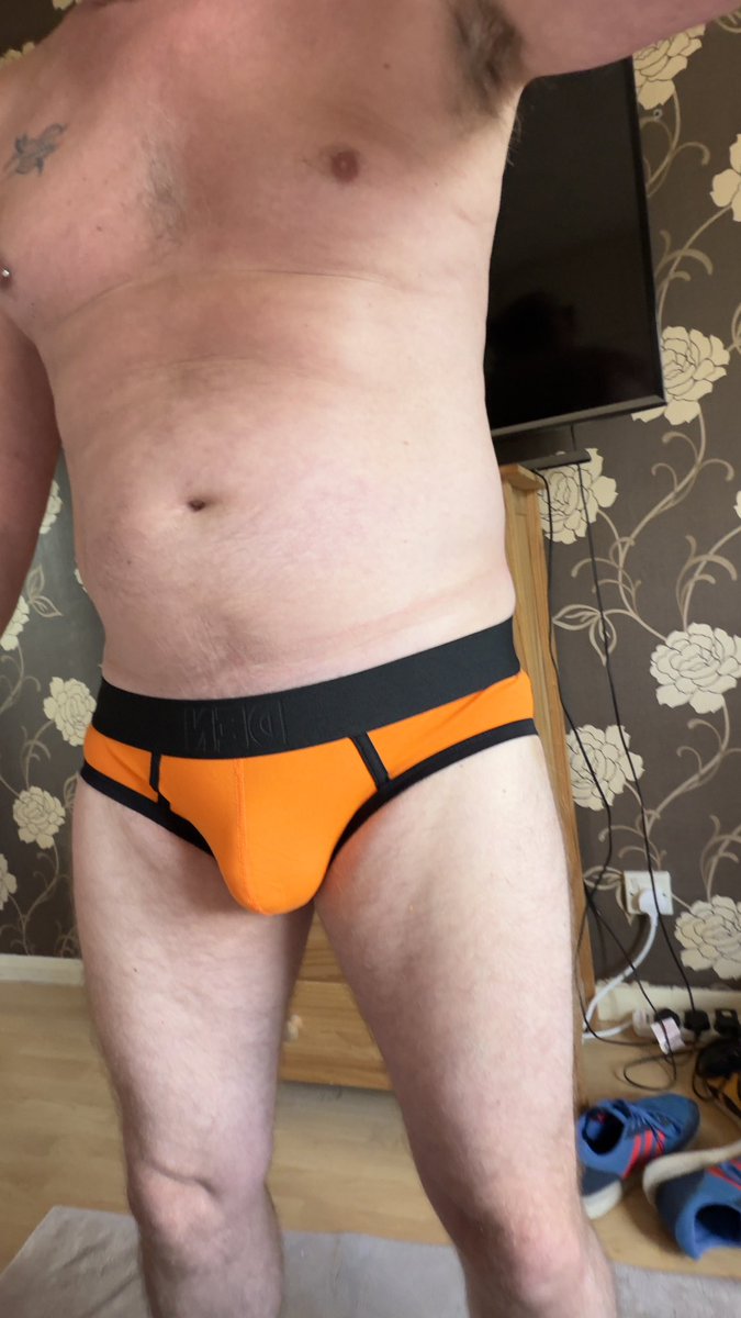 ShaunAshmore2's tweet photo. The #DENlivery has arrived and I’m now obsessed with swimwear as well as underwear 😬😉😍😘 thanks @denloungewear @glenrules for sorting the issue earlier ⭐️⭐️⭐️⭐️⭐️ https://t.co/AZa0ci7XlE
