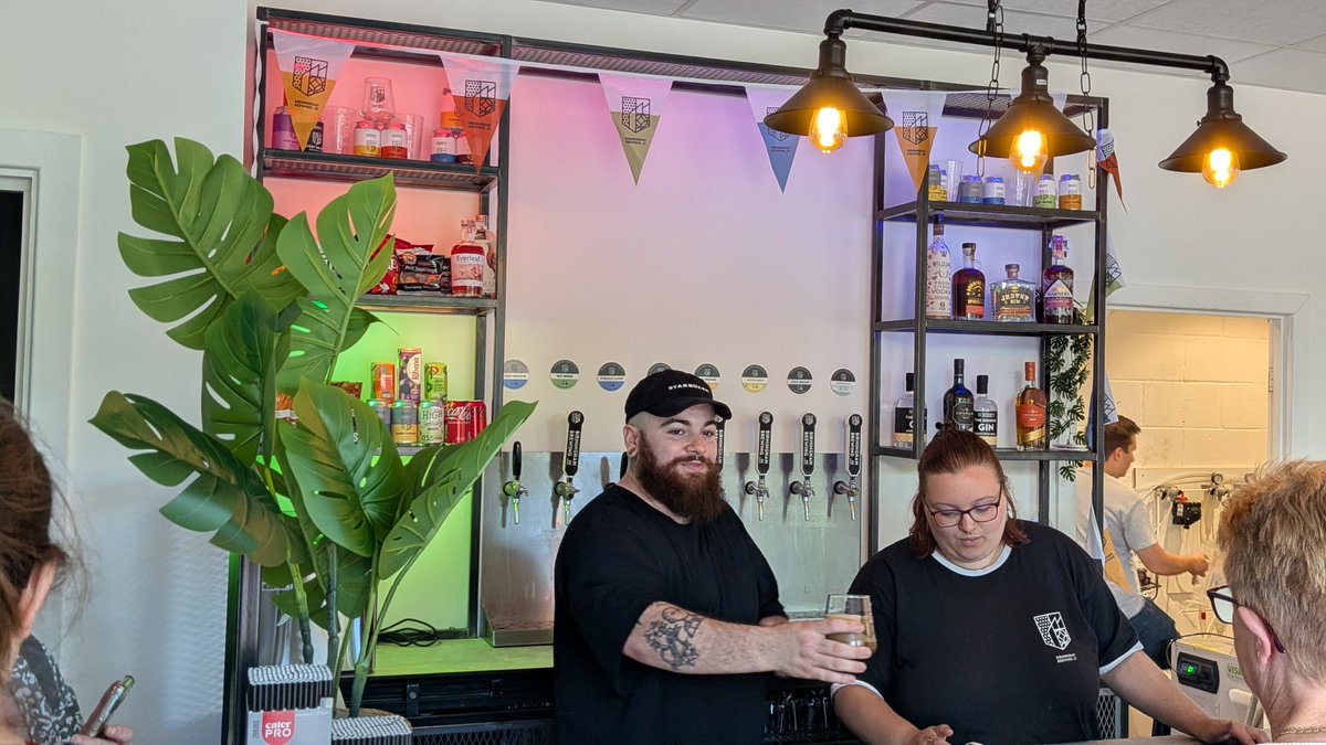 greenkeeperdave's tweet photo. Oh nice new Bar called the Longbridge Tap has opened opposite Longbridge  railway station nice Stout Brummie for a Thursday afternoon ... #beer #independentbrewery #birminghambrewingcompany #nicebeer https://t.co/pcxru9f7Cx