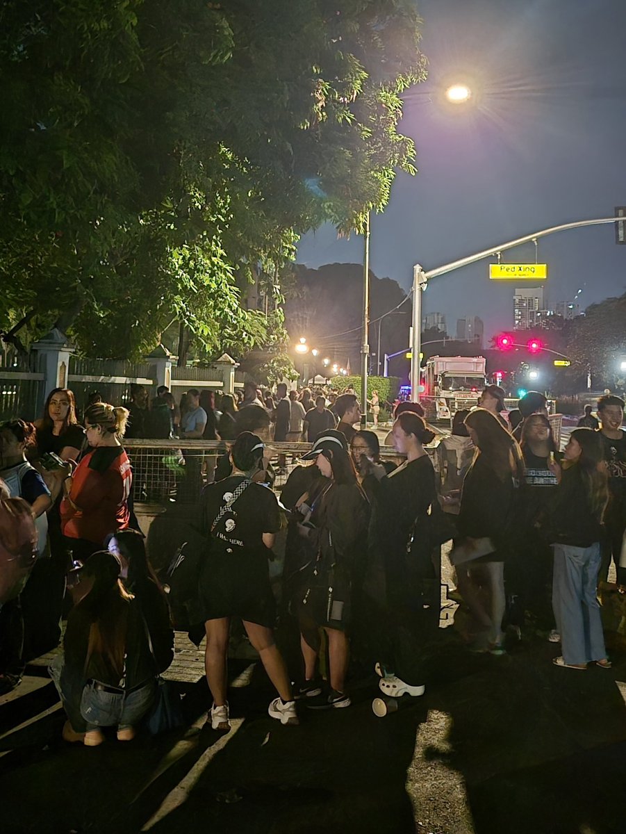 teydedios's tweet photo. just a proof that A'tin will show up no matter what 🥹

UNLEASH SB19 LOLLAPALOOZA
@SB19Official #SB19
#SB19atLollapalooza https://t.co/H1PumKjsTu