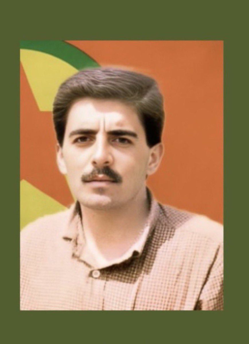 PKKgerceklerii's tweet photo. Yıllarca “ajan”, “hain” ve “işbirlikçi” diyerek infaz ettiğiniz insanların cenazelerini bugün “şehit” diyerek ailelerine göndermek, tarihin en büyük çirkefliklerden biridir.

Murat Ülgen: “Şiyar ( Velid Ecüle) Afrinli. 24 yaşında. 1993 yılı Mart ayında Engizeklerde yarım kilo şekeri lojistikçiye haber vermeden çantasına atar. Şeker çaldı diye  idam edilir.  Yarım kilo şeker için katledilir. 2010’lardan sonra şehid ilan edilerek ailesine ölümü bildirilir.”

Kürt halkı soruyor, 17 yıl niye beklediniz?