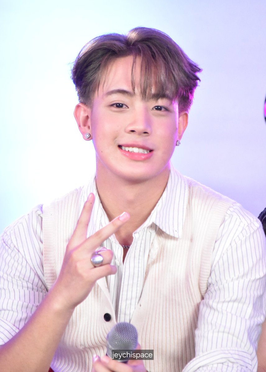 jeychispace's tweet photo. 260725 LISTENING PARTY ⭐️ AJAA ASH

STREAM 4:ÜS  https://t.co/GLZGc2sCmS

AJAA 4ÜS OUT NOW
#4ÜS #AJAA_COMEBACK
#AJAA @AJAAofc https://t.co/DzcFdTdkFa