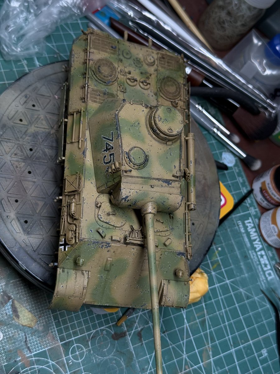 Sneedsfed's tweet photo. Tamiya Panther Ausf D WIP, might have over done the chipping. Not sure if I should do rust effects over it. https://t.co/dH4VmGsPPq