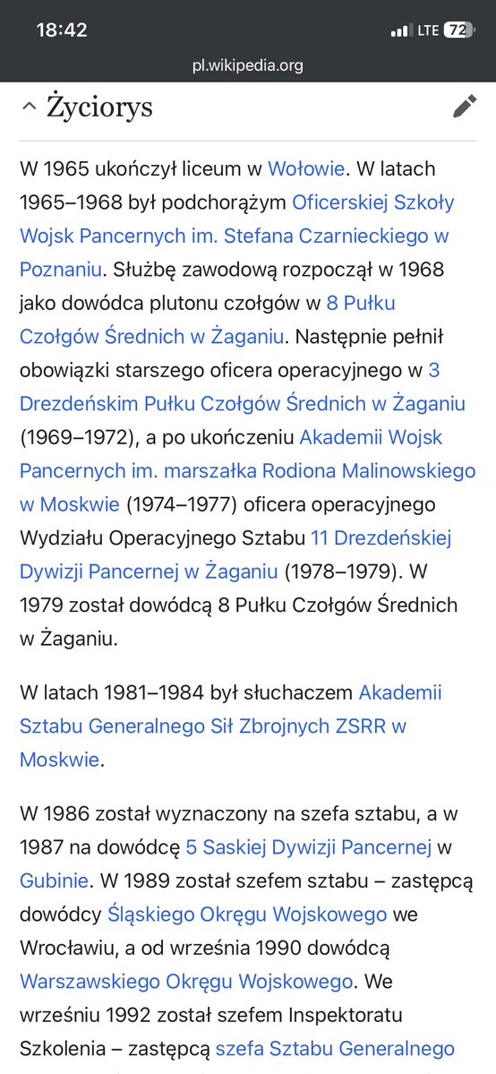 dima1763's tweet photo. A najzabawniejsze dzisiaj. 

Dziennikarze zapraszają pewnego generała i pytają go o procedury wojskowe. Problem w tym, że od faceta śmierdzi Moskwą i odszedł z armii w 1998 czyli procedur NATO nie zna. https://t.co/4PzJEYQx6Y