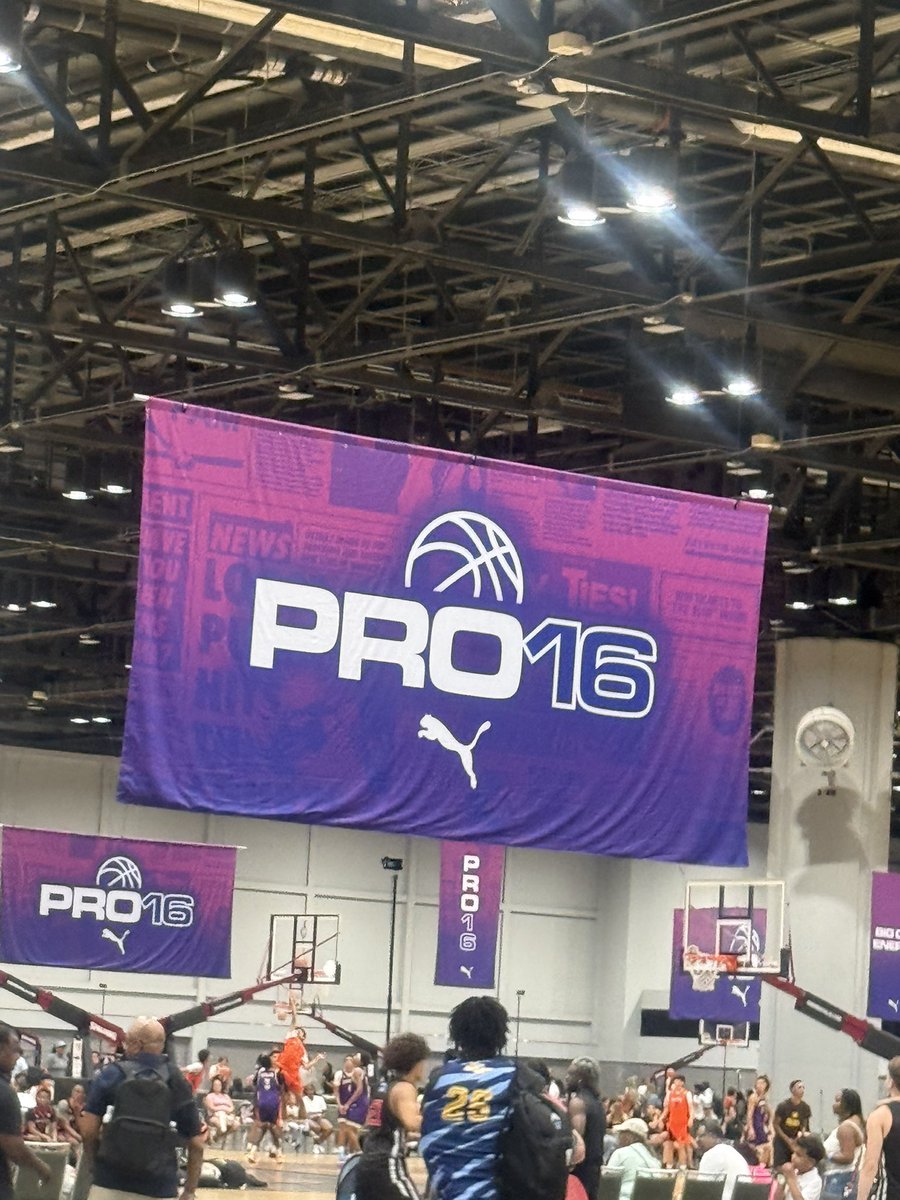 HarveyM2027's tweet photo. #HarveyMorris #ClassOf2027 #2027Recruit #BasketballRecruiting #CollegeBasketball #CollegeCoaches #D1Basketball #D2Basketball #D3Basketball #NAIABasketball #JUCOBasketball #BasketballScouting #RecruitMe #StudentAthlete https://t.co/qBJ8Kzvdmy