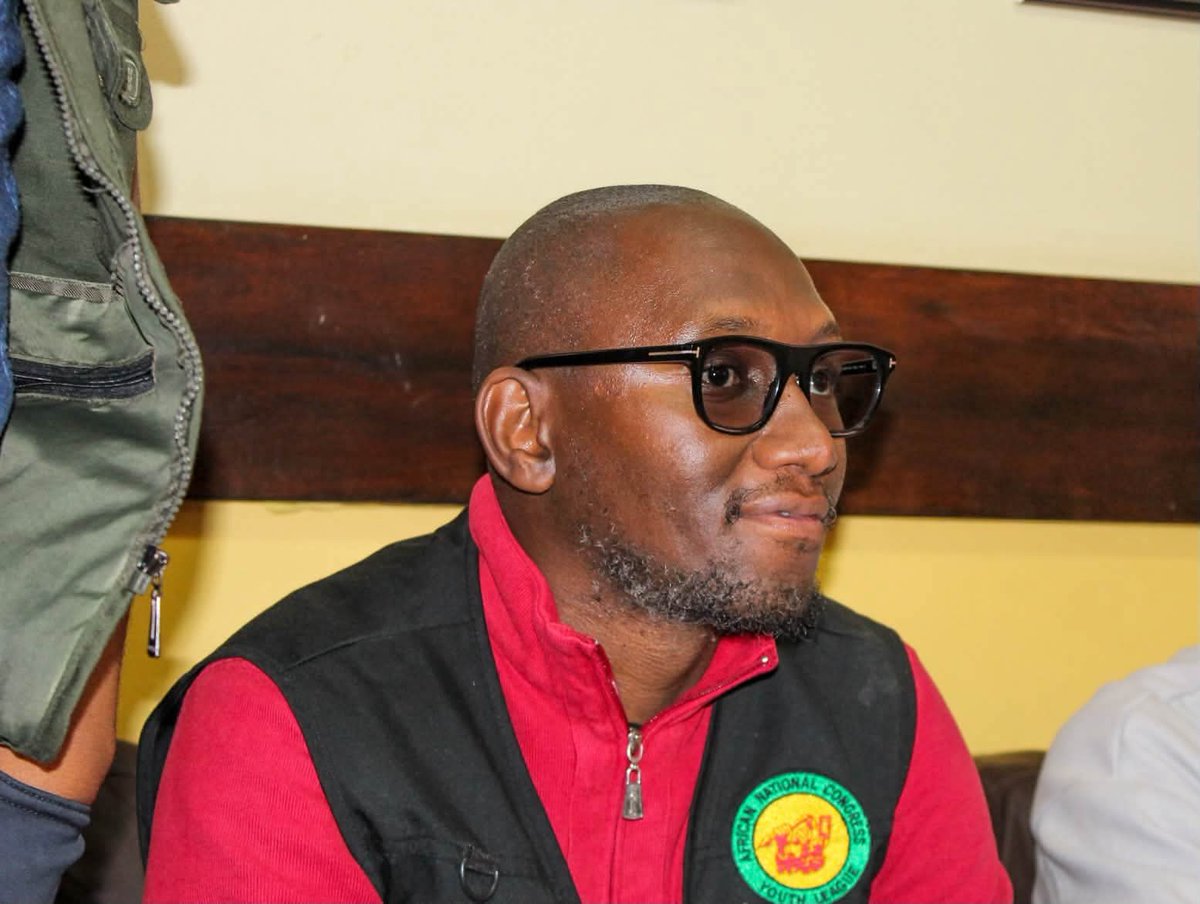 ANCYLhq's tweet photo. Earlier today, ANCYL Secretary General Cde Tsakani Shiviti, alongside ANCYL Gauteng Provincial Secretary Cde Mpume Sangweni, COSAS Deputy Secretary General Cde Busang Lekeka Cde Connet Mamabolo, and the leadership, held a briefing session with the school leadership ahead of the Progressive Youth Alliance (PYA) High School Thursday and Voter Registration Programme.

The session focused on coordinating the day’s programme and strengthening mobilisation efforts ahead of engagements with learners.

#RoarYoungLion
#OperationRegister1stTimeVoter