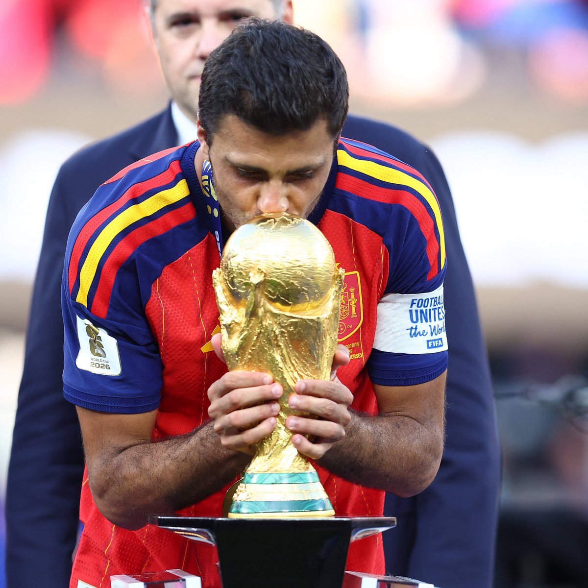_BeFootball's tweet photo. 🚨🚨💣 ÇA Y EST : LES DISCUSSIONS COMMENCENT ENTRE LE REAL MADRID ET MAN CITY POUR RODRI 🇪🇸 !!!!! 💰🗣️ 

Manchester City veut 75 M€, le Real Madrid est prêt à dépasser les 50.

RODRI EST CHAUD POUR VENIR !!!!!

(@SkySportDE) https://t.co/oGAvUCUxmO