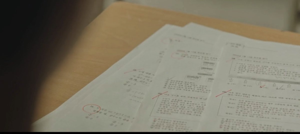 real1hearme's tweet photo. it’s crazy to me how sieun got 1 question wrong he freaked out and beat the shit out of everyone but when he got 4 questions wrong he didn’t even react or anything bc suho was the only thing on his mind. his grades and everything he cares about mean nothing when it comes to suho https://t.co/gRiNueKRpn