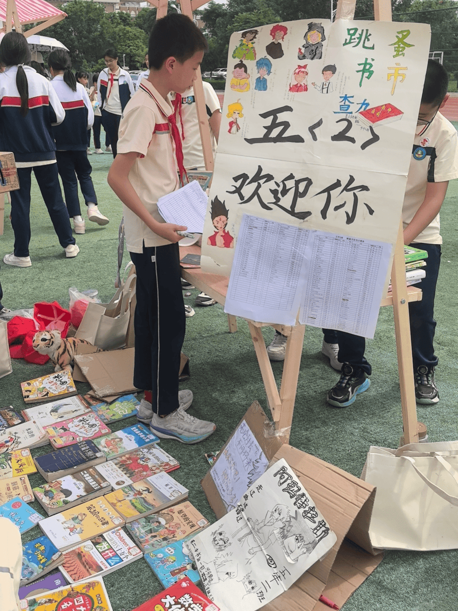 CyndyRabe's tweet photo. Our campus literary club is holding a book swapping activity this Sat 2-5 PM at the quad! Bring your old reads, grab new ones, and chat with fellow book lovers. Come join us!， https://t.co/zf1O2UYL1b