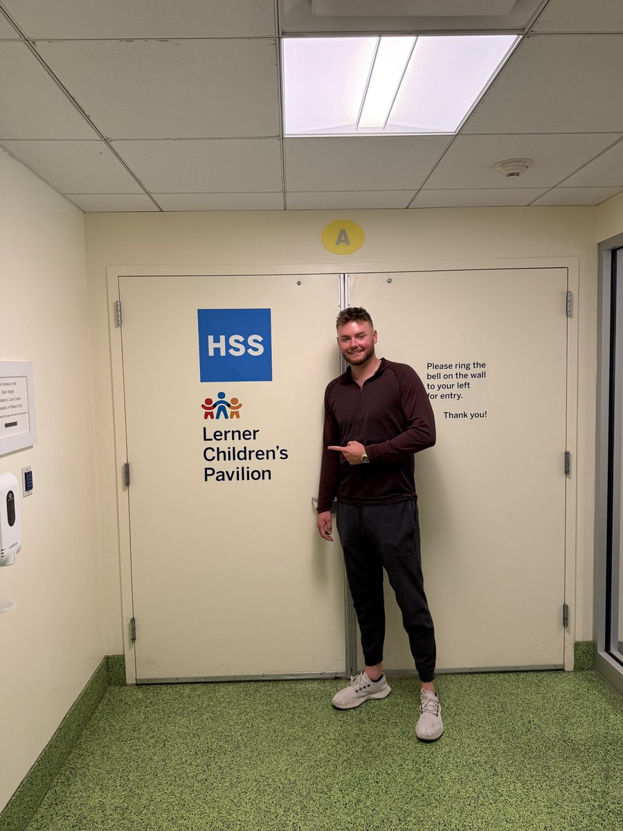 AnthonyDiComo's tweet photo. Earlier today, Christian Scott visited the Hospital for Special Surgery's children's pavilion, where he met with young patients and their families.

📸 Photos courtesy HSS and the Mets. https://t.co/iQSU6haTJE