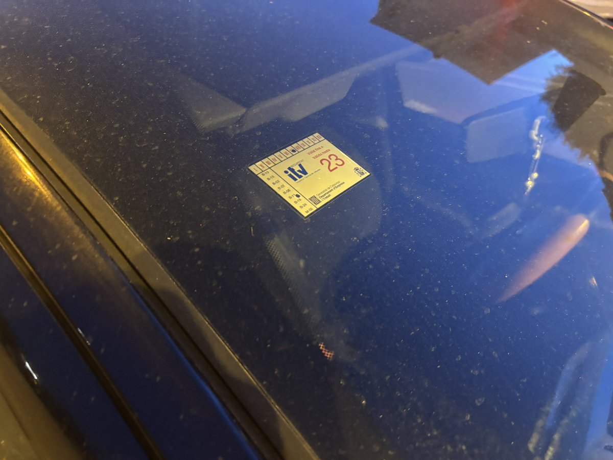 ORMS7747's tweet photo. @GUBBarcelona , teneis ganas de multar?
Vehiculo Citroen C3 , Matricula 3160HBG ,con itv caducada desde el 2023 y sin seguro. Un peligro real para todos. @Ponle_Freno 
@DGTes https://t.co/bHHtxJ1cSe