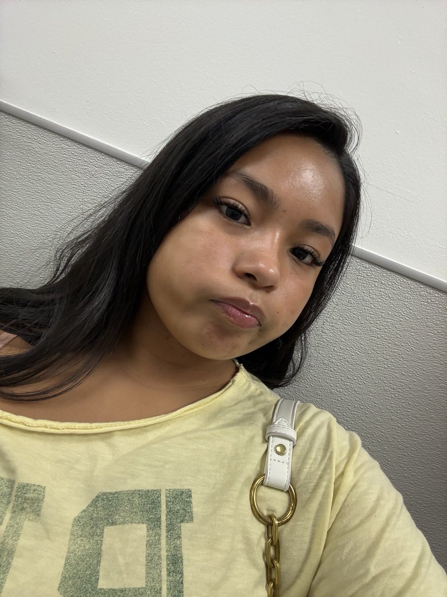 Princesfranki's tweet photo. My skin is so clear I love it https://t.co/pAcPPatcFJ