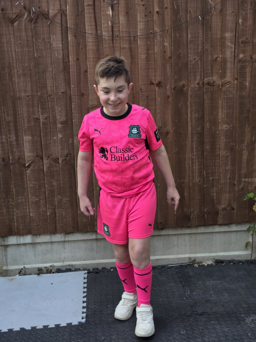ClaireM73531493's tweet photo. Those smiles are what keeps me going some days ๐โฝ๏ธ๐โฝ๏ธ
#argyle #plymouthargyle #pafc #hiddenillness #hiddendisability #thatsmile #coyg #greenarmy https://t.co/FEcio6RTzl