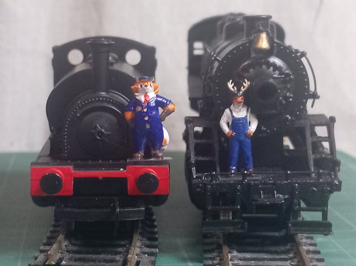 Fredstrains4's tweet photo. Who's this? Well isn't no other than Reg from the @FoxfieldLRS in HO/OO scale!

I decided to make figurine in HO/OO of him a day before my moving for college https://t.co/jY4OjPKHdv