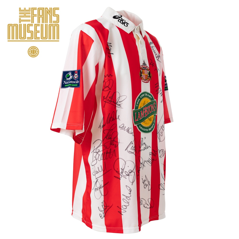 FansMuseum's tweet photo. 🏟️ 29 years since Sunderland's first match at the Stadium of Light.
❤️🤍 Here's Alex Rae's match-worn, squad-signed shirt from that historic opener vs Ajax.
😍 The first time the SOL welcomed the Red & White Army!
📍 The Fans Museum, Sunderland
#SAFC #StadiumOfLight https://t.co/rFhRyF7wZG