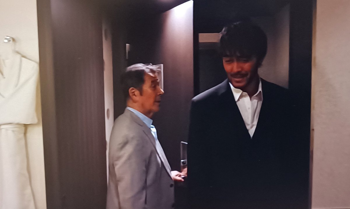 nachi_cross's tweet photo. 本当の
黒幕は
乃木寛道だと
なちは考察しております
世界中にいる
テントのモニターを従えさせられるのは
ベキ無き今
ベキの兄
乃木寛道しかいないと思うんですよね
弟や家族を見捨てた国家に相当な憎悪を燃やしているのではないか…
新庄が野崎に変装して会ってるとすれば
辻褄は合いそう
#VIVANT https://t.co/BkQgUueeot