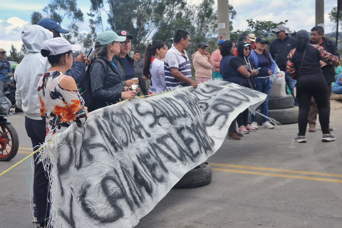 JaimeRaulSt's tweet photo. Comunidad  acaba de llegar a un acuerdo con los delegados del INVIAS y de la Gobernación de Boyaca. Se comprometieron en 10 días a retirar las bandas sonora. Haremos seguimiento al acta de compromisos https://t.co/LdEyj3Acbm