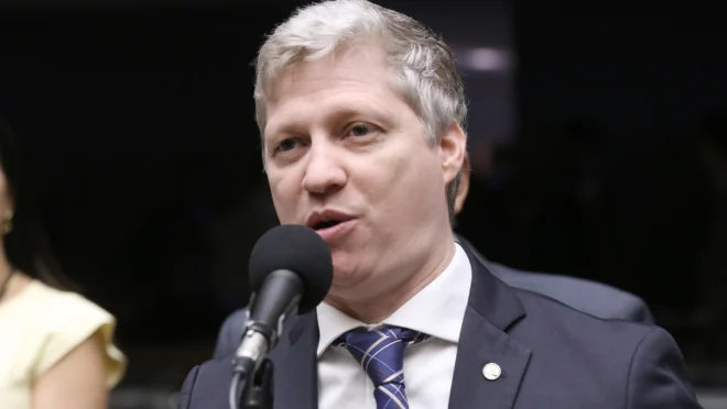 meioindep's tweet photo. 🚨ATENÇÃO: Justiça rejeita ação do PT contra Van Hattem por crítica a Lula; deputado chamou petista de 'ladrão' https://t.co/oC9clvpWLP
