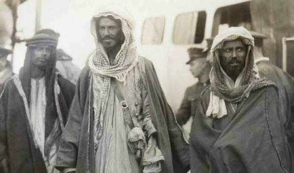 msa3d_Alsaud's tweet photo. جدي الشيخ نايف ابا الكلاب بن محمد الحثلين

أبا الكلاب ماهيب عيره
بالكون ابن حثلين نايف

لا صاح صياح بغيره
حنا ورا من كان خايف

عدونا نقصر مسيره
بحد مصقلات الرهايف https://t.co/ang1TXfeaJ