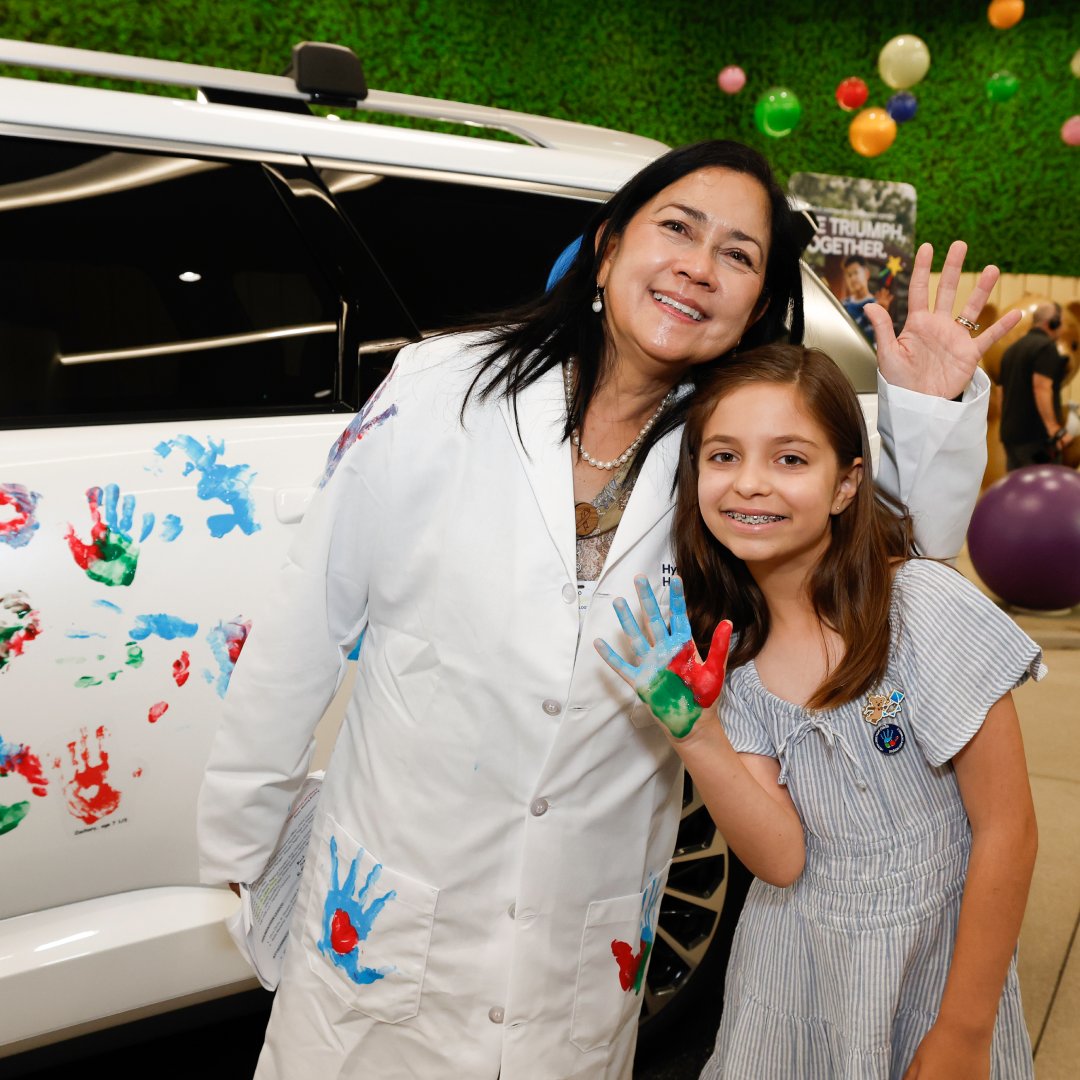 hopeonwheels's tweet photo. Handprint Ceremony season is officially underway!🖐️✨ We kicked things off at @chocchildrens to bring more smiles and inspiration to young warriors. https://t.co/IOXle6Q5wQ