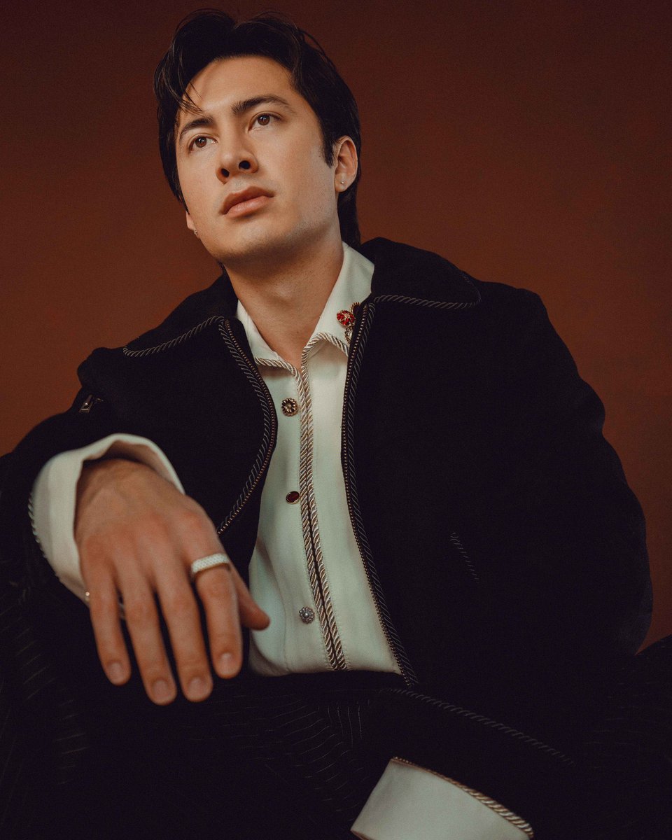 hudsonwupdates's tweet photo. New/old photos of Hudson Williams for the The New York Times!  

📸: Ryan Pfluger (via @hudconupdates_) https://t.co/5yuO3qUDkO