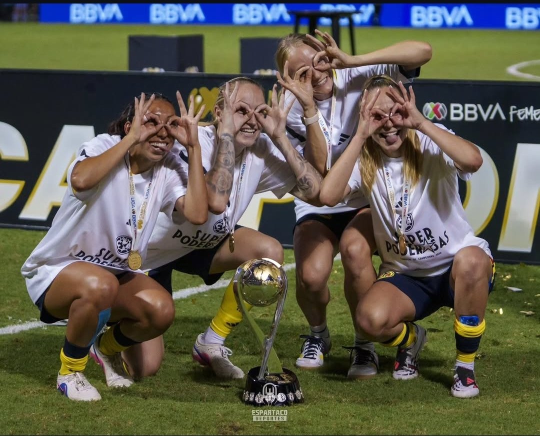 ElRincondelAme's tweet photo. Buenos días. 

Cómo quisiera que la tía Concacaf también llevará las redes de la liga femenil. A esta hora ya llevara 5 colores, dos videos y 12 fotos subidas. https://t.co/r5rG6tAa4L