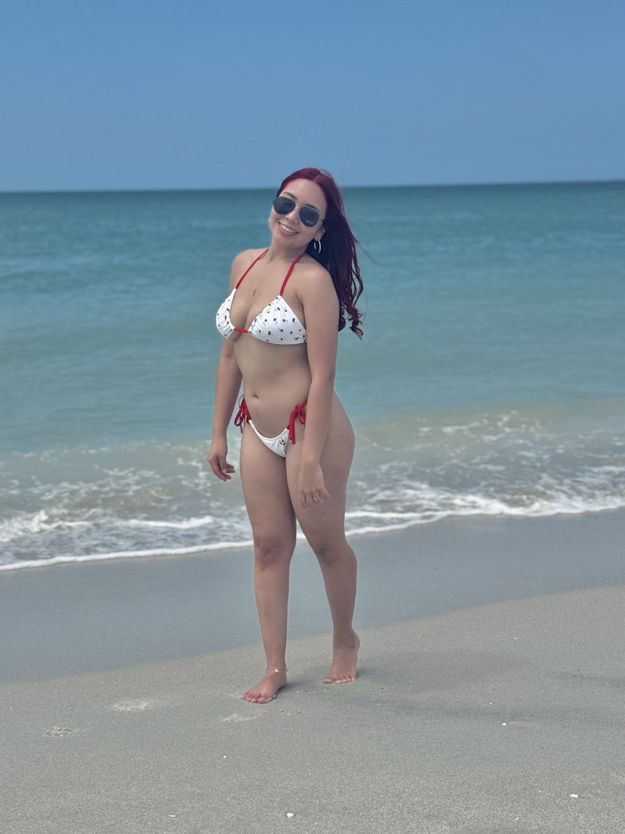 Jnce_07's tweet photo. 🌊👙 https://t.co/cPGaMttuA6