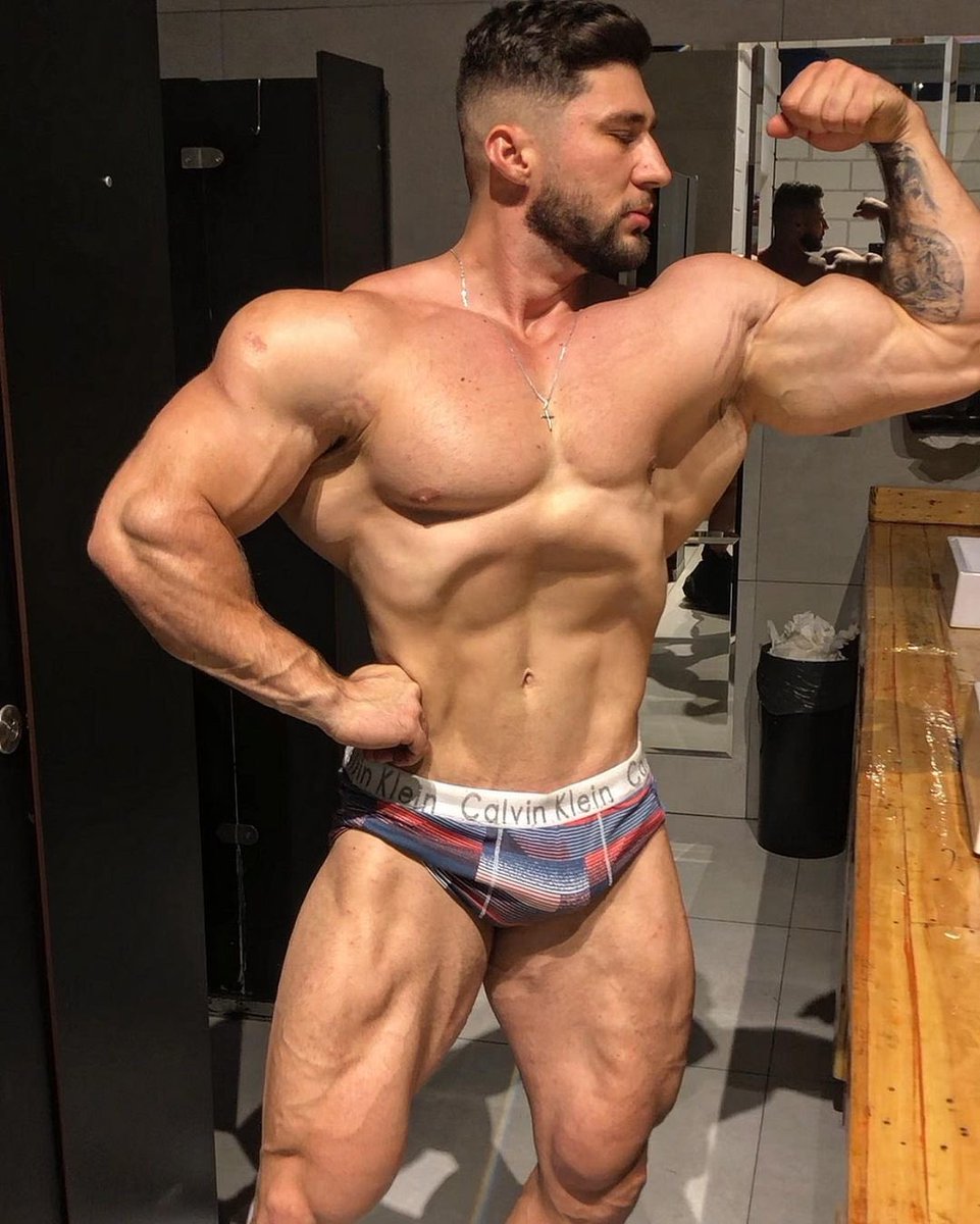 CaiqueMuscle's tweet photo. 💪🏽🏆 https://t.co/dcCn3Ln3Dq