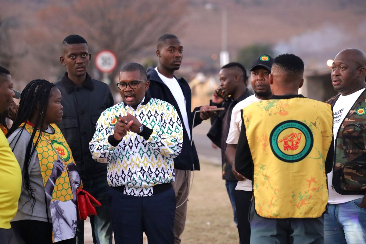 ANCYLhq's tweet photo. This afternoon, The ANCYL President Cde Collen Malatjie was in Mamelodi, Tshwane, leading a door-to-door voter registration programme and engaging residents on the importance of participating in the upcoming Local Government Elections.

With less than 100 days to go, young people must take responsibility for the future of their communities.

Economic Freedom and Social Change Now, Not Later!

#ANCYLAtWork
#RoarYoungLions
#RegisterToVoteANC