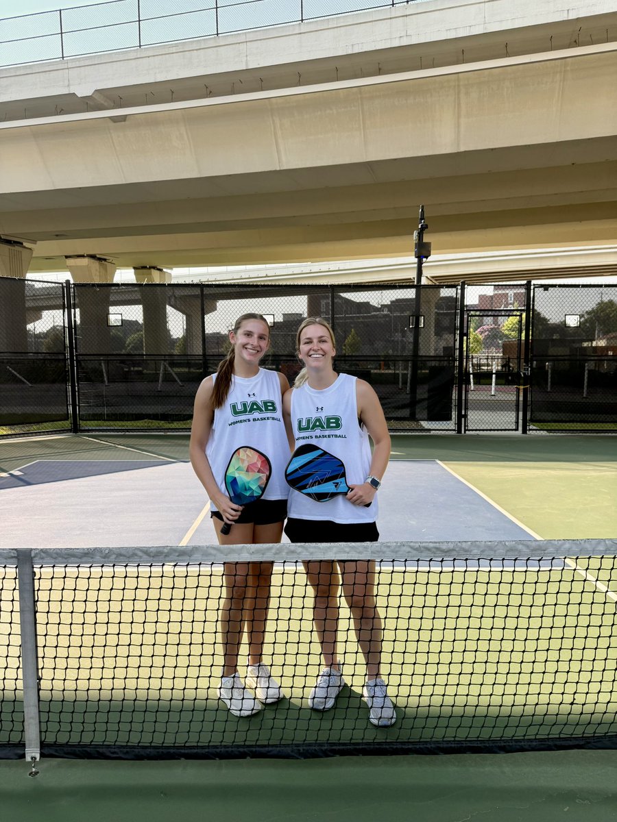 UAB_WBBALL's tweet photo. Buckets to paddles ๐โก๏ธ๐
Congratulations to our pickleball champions Mari Miller and Peyton Bradley ๐
#WinAsOne https://t.co/D88u9aDekO