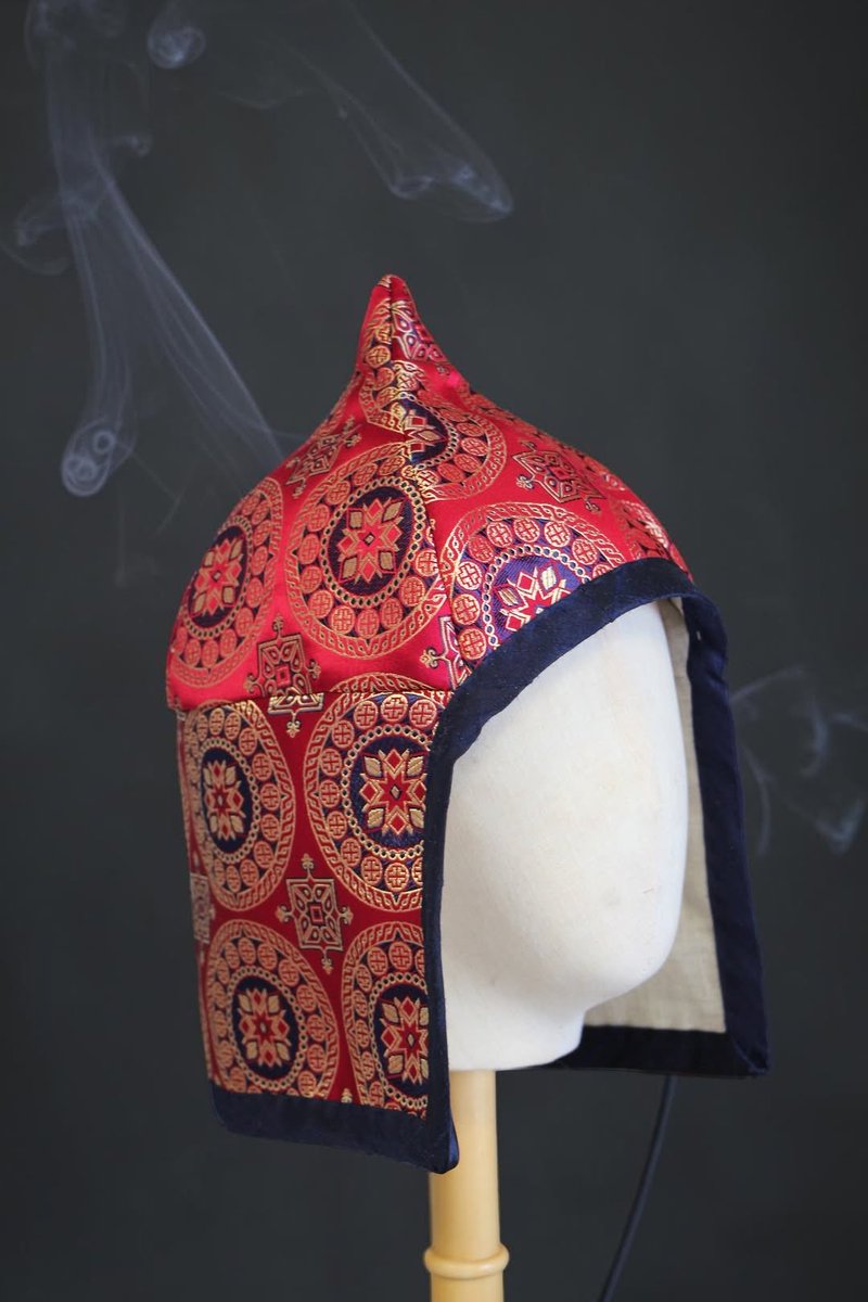 nrken19's tweet photo. A reconstruction of early medieval nomadic headdresses https://t.co/PKBW1esqIl