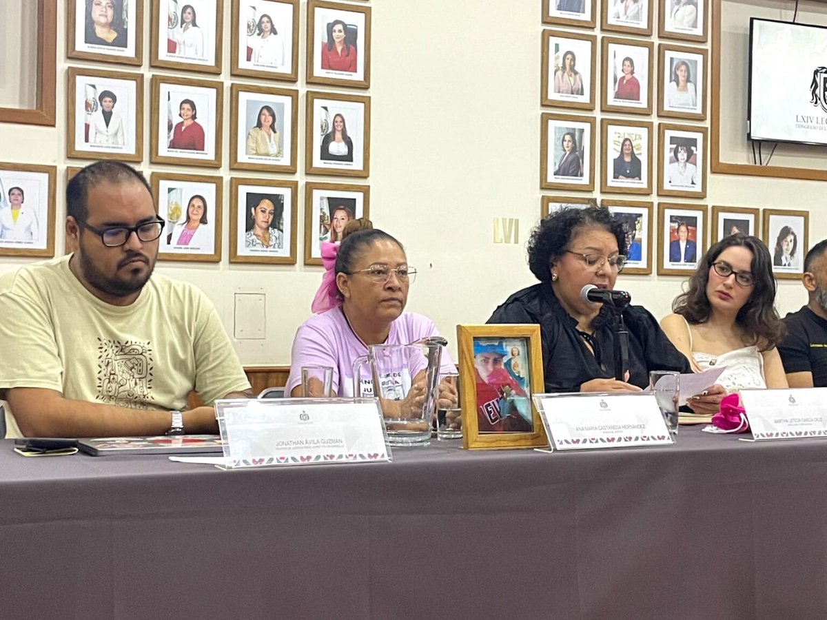 CEPAD_AC's tweet photo. Ante el avance de la reforma a la Ley de Personas Desaparecidas del Estado de Jalisco, nuestro compañero  Jonathan Ávila ha expresado en varias ocasiones que las personas diputadas del Congreso de Jalisco deben escuchar a las familias durante este proceso legislativo “sin paternalismo, sin sobrevaloraciones de sus conocimientos y sin invalidar sus sentires”.

https://t.co/0b4NAJCIEy

Vía: @ZonaDocs