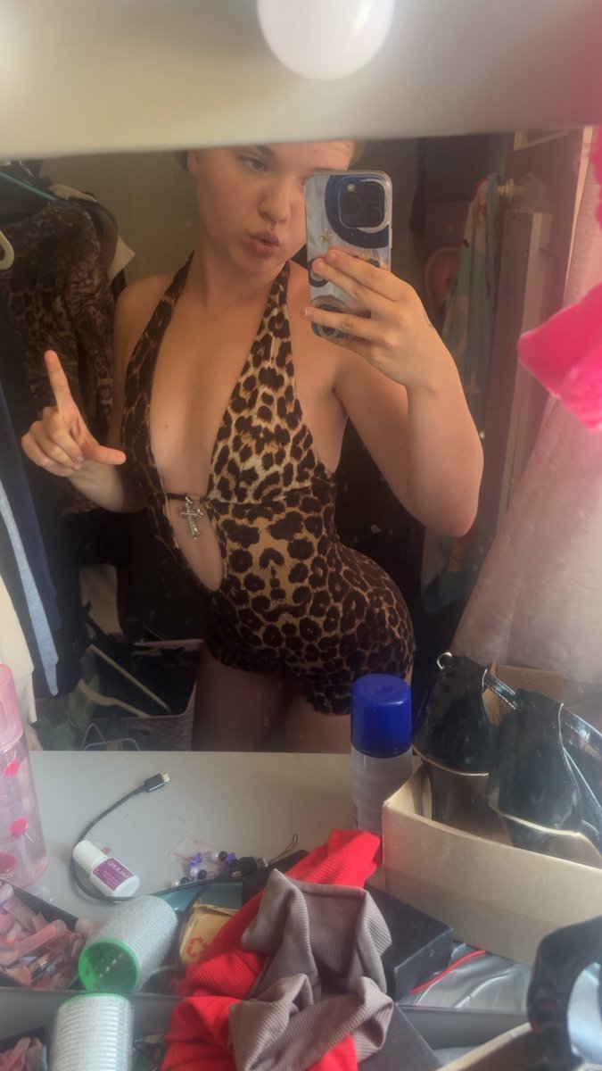 princessja40846's tweet photo. Simps and goddesses go over to https://t.co/5HUvUH4Io2 and drop them a follow 😉and sissy losers I’m also available for sessions so text me😋

#betaloser #findomsatay #findomworship #sph #nsfw #RadioXV #assworship #viral #footfetısh #findomalpha https://t.co/bb790nlupa