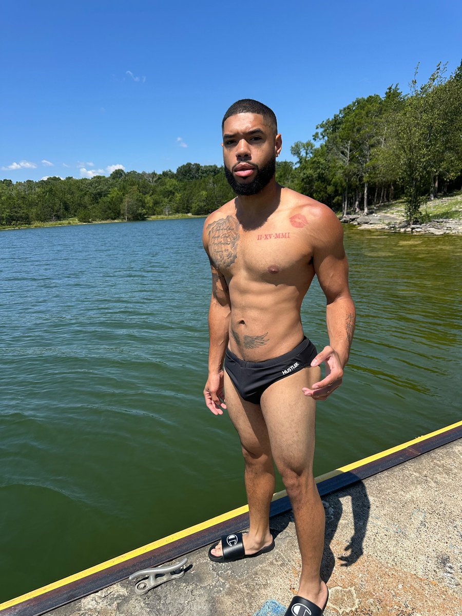 deontayaestheti's tweet photo. Lake day🐟 https://t.co/rrQHFqsc68