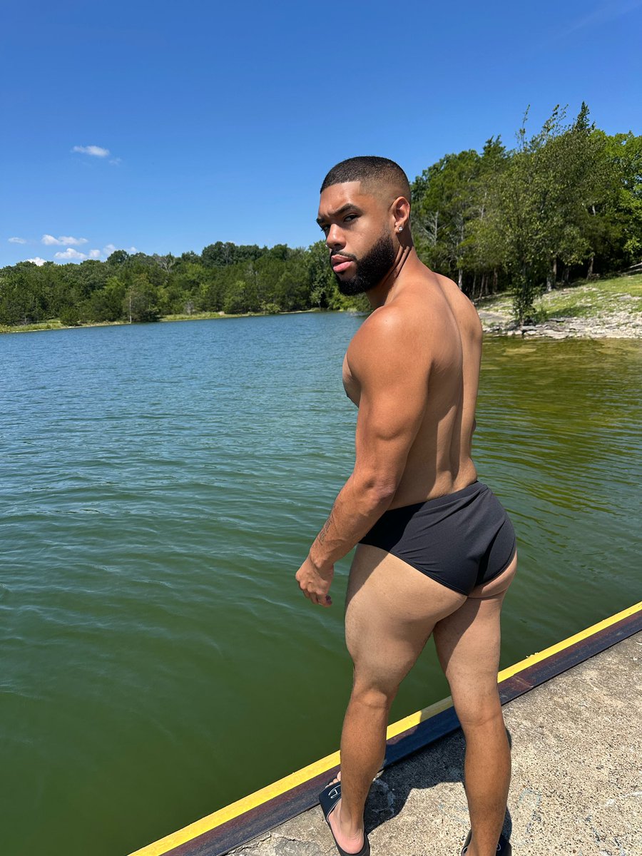 deontayaestheti's tweet photo. Lake day🐟 https://t.co/rrQHFqsc68