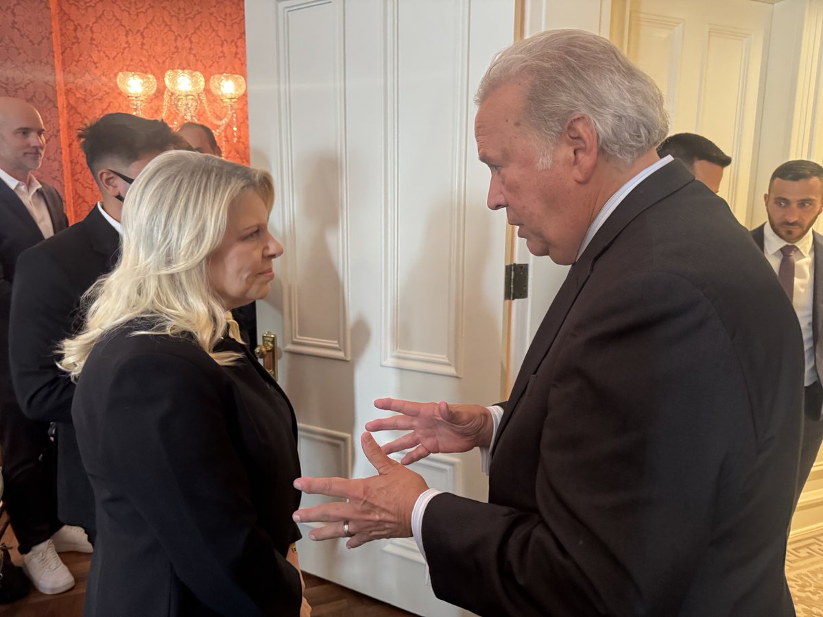 Jstrack007's tweet photo. it was my privilege to spend a few moments with PM and Mrs. #Netanyahu yesterday to assure them of our support for #Israel and our prayers for their family.  Pls like below if you join me. https://t.co/zXWEMF3wfQ