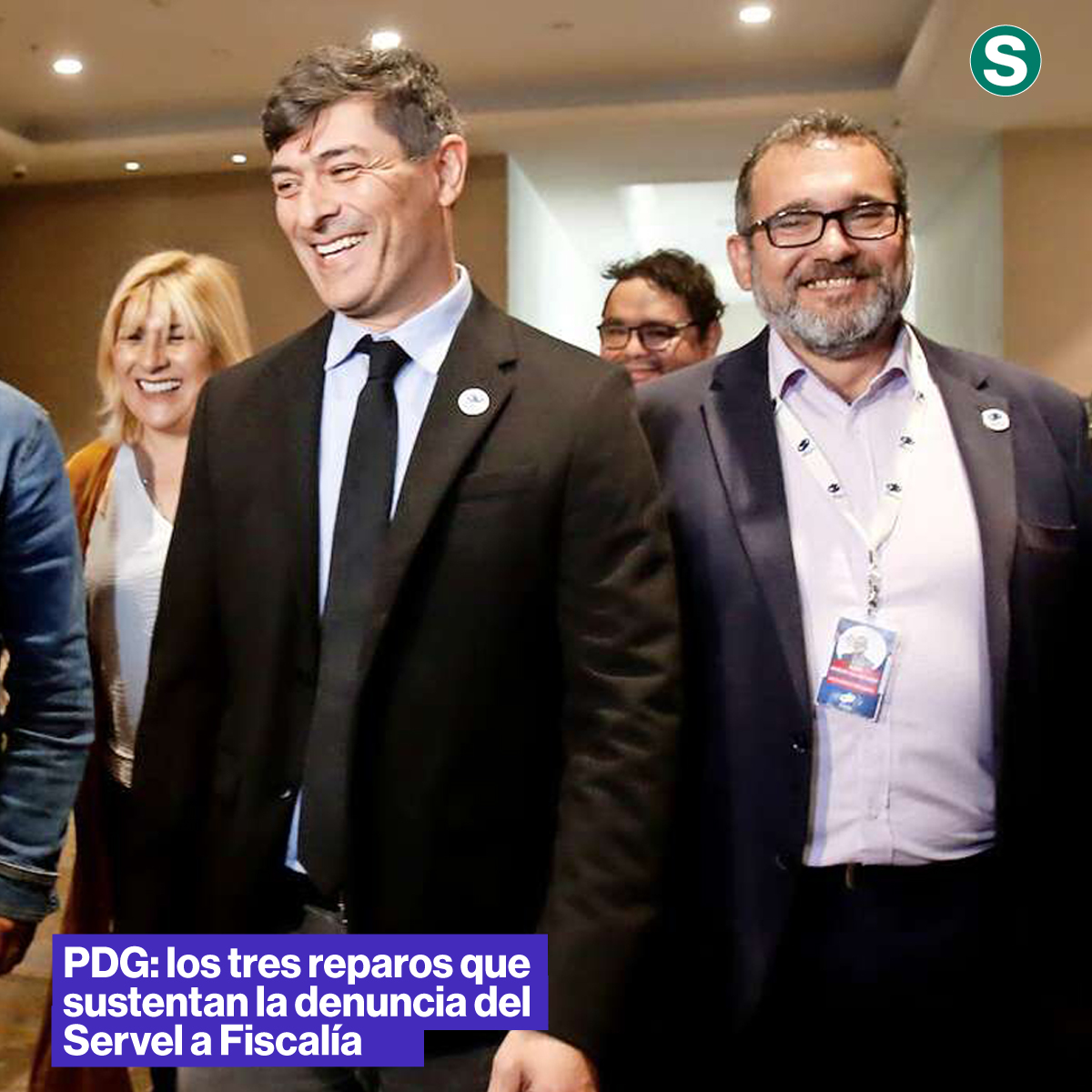 La_Segunda's tweet photo. Arriendos sin respaldo, contratos con partes relacionadas, cheques sin acreditar y gastos en carnes, pisco sour y otras compras. Esas son parte de las irregularidades que llevaron al Servel a denunciar al Partido de la Gente ante la Fiscalía. 👉 https://t.co/E62wfcQobn https://t.co/VfPakUErOU