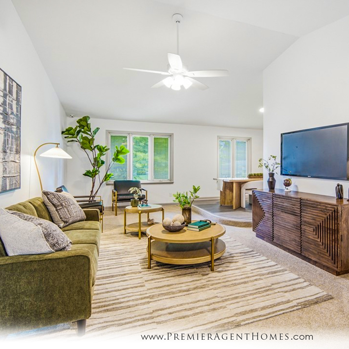 PremierAgentN's tweet photo. ** New Listing **
811 Lyncreek Dr, Dayton, OH 45458 | $475,000
SFR | 4 Beds • 2.5 Baths • 2,102 sqft • 0.37 acre lot
Listed by Jennifer Halstead with Premier Agent Network Ohio, LLC
Visit for more homes: https://t.co/dB7Z51L0FK
#Dayton #OH #Ohio #PremierAgentNetwork https://t.co/tPEInEgfbm