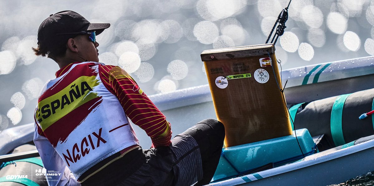 oficial_rfev's tweet photo. 🏆 España, campeona de la Copa de Naciones en el Europeo de Optimist!

🥇Lluc Bestard @rcnpalma conquista su segundo título europeo consecutivo
🥉Lucas Garrido @cnarenys 

➕ 6 españoles terminan entre los siete mejores de Europa

Enhorabuena equipo!💪

🔗 https://t.co/ONbmWXbOWo https://t.co/jIqwSk4vdn