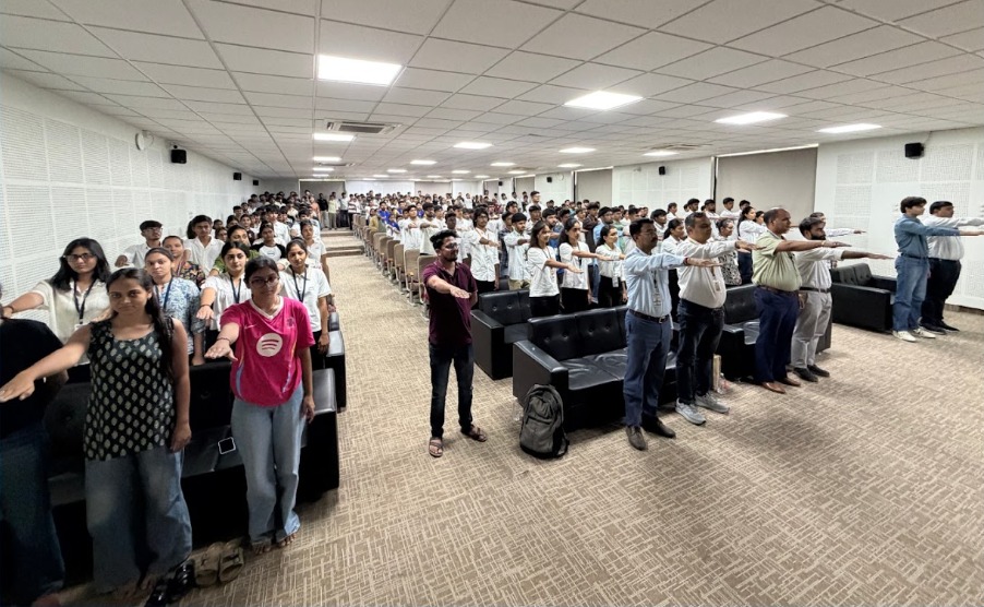 MYBharatHQ's tweet photo. Taking forward the vision of a Nasha Mukt Bharat, Gujarat's Yuva Shakti came together at Sankalchand Patel University, Visnagar, took the Nasha Mukt Pledge, &amp; strengthened the movement for a Nasha Mukt Viksit Bharat. 

Take the pledge: https://t.co/xhRWiFfKx3 https://t.co/tVKRb8GDSP