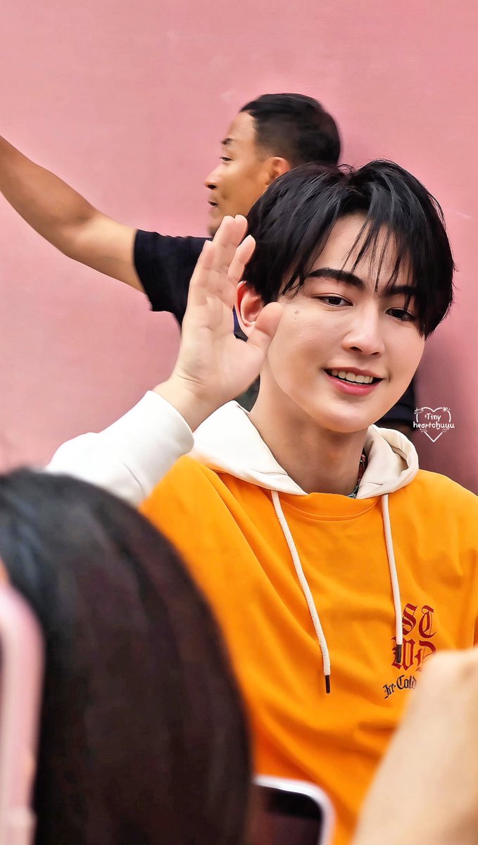 tinyheartchuuu's tweet photo. แค่ได้เจอน้องฮาร์ทพี่ก็หายเหนื่อยแย้ะ🥺🩷✨🫶🏻

FANTA X BUS

 〜 𖤐˒˒　#HEARTchuthiwat @heartchuthiwat

꒰ #Fanta10บาทคับเฮีย ꒱
 ꒰ #โดนเส้นสุดมันส์กับBUS ꒱
 ꒰ #FantaXBUS ꒱ https://t.co/vqx3pAQNDW