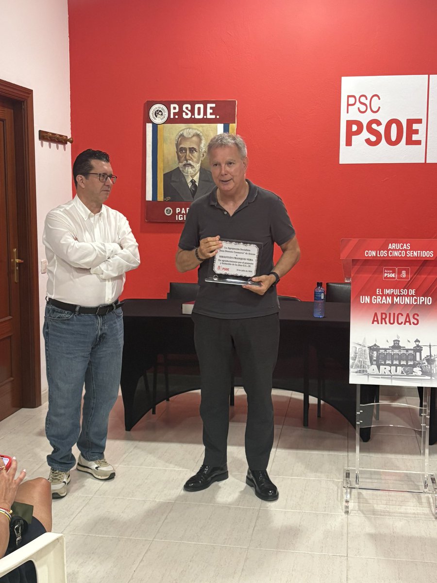 psoegc's tweet photo. 🌹 En un encuentro con la militancia de la Agrupación Socialista de Arucas, @chanofranquis afirmó que “3 años de Gobierno de CC y PP han supuesto 3 años perdidos para Canarias”.

Frente a la inacción en vivienda y servicios públicos, el PSOE sigue siendo la mejor alternativa. https://t.co/Y9A9RG3Fjd