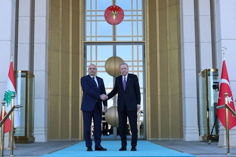 nancy_lakiss's tweet photo. زيارة هامة للرئيس جوزيف عون إلى أنقرة تُوجت بتأكيد تركي ثابت على دعم الجيش اللبناني، واستعداد للمساهمة في إعادة إعمار الجنوب وتعزيز الاستقرار الإقليمي. خطوة نحو بناء شراكة استراتيجية فاعلة ومواجهة التحديات الراهنة. 🇱🇧🇹🇷 #لبنان #تركيا_الجديدة 
شكرا تركيا 🇹🇷 https://t.co/u1xM5uNeNM