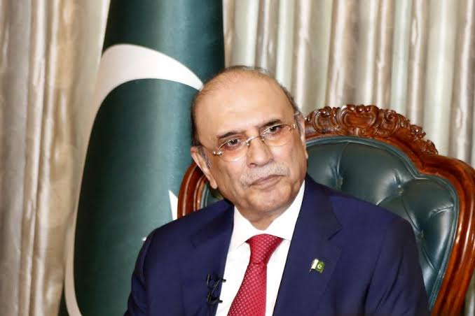 PBCofficialNews's tweet photo. صدرِ مملکت آصف علی زرداری نے بلوچستان کے ضلع خضدار میں فتنۂ الہندوستان کے دہشتگردوں کی کارروائی کو بروقت ناکام بنانے پر سیکیورٹی فورسز کو خراجِ تحسین پیش کیا
https://t.co/BMMrnPNPzu
#RadioPakistan #newsm
@PresOfPakistan @AAliZardari https://t.co/9EatehBnbZ