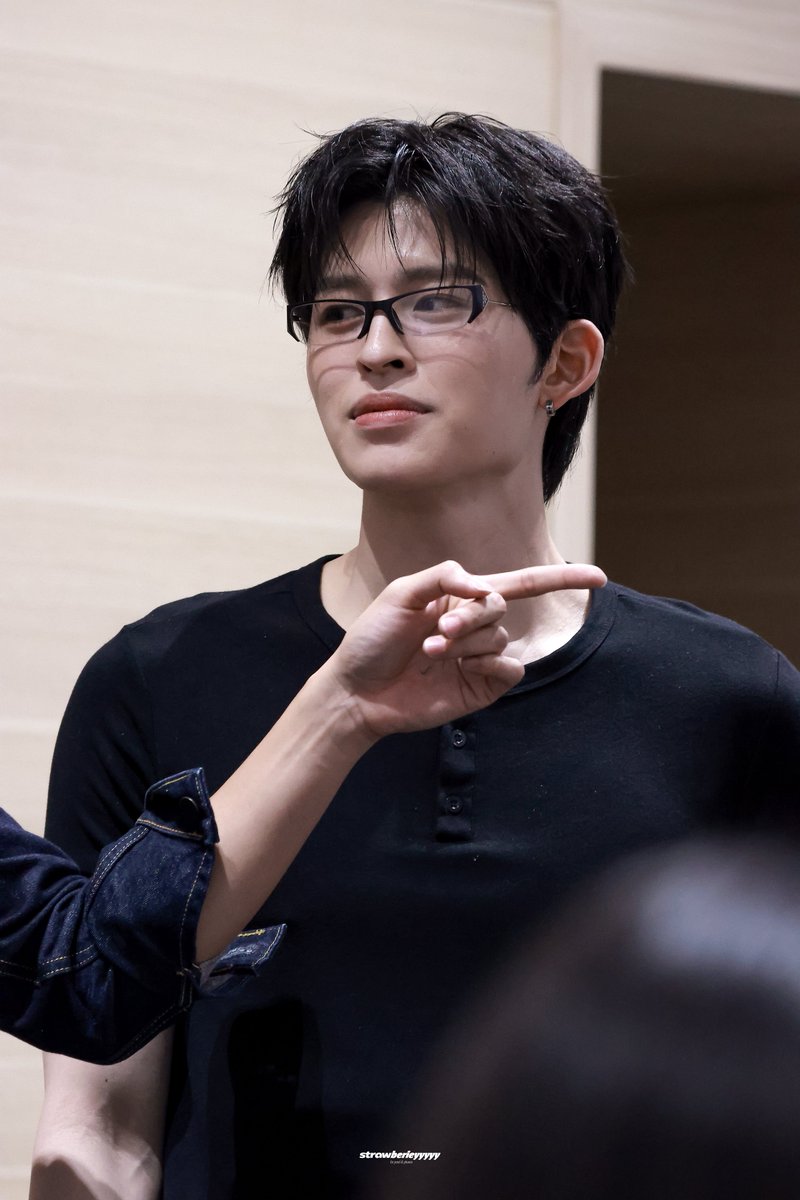 lovenaration's tweet photo. when you cant help but be OH SO FINE

JASPER FLAREY FANSIGN  
#งานมหกรรมนิยายนานาชาติ2026xJASPER https://t.co/AGUvBCnIxW
