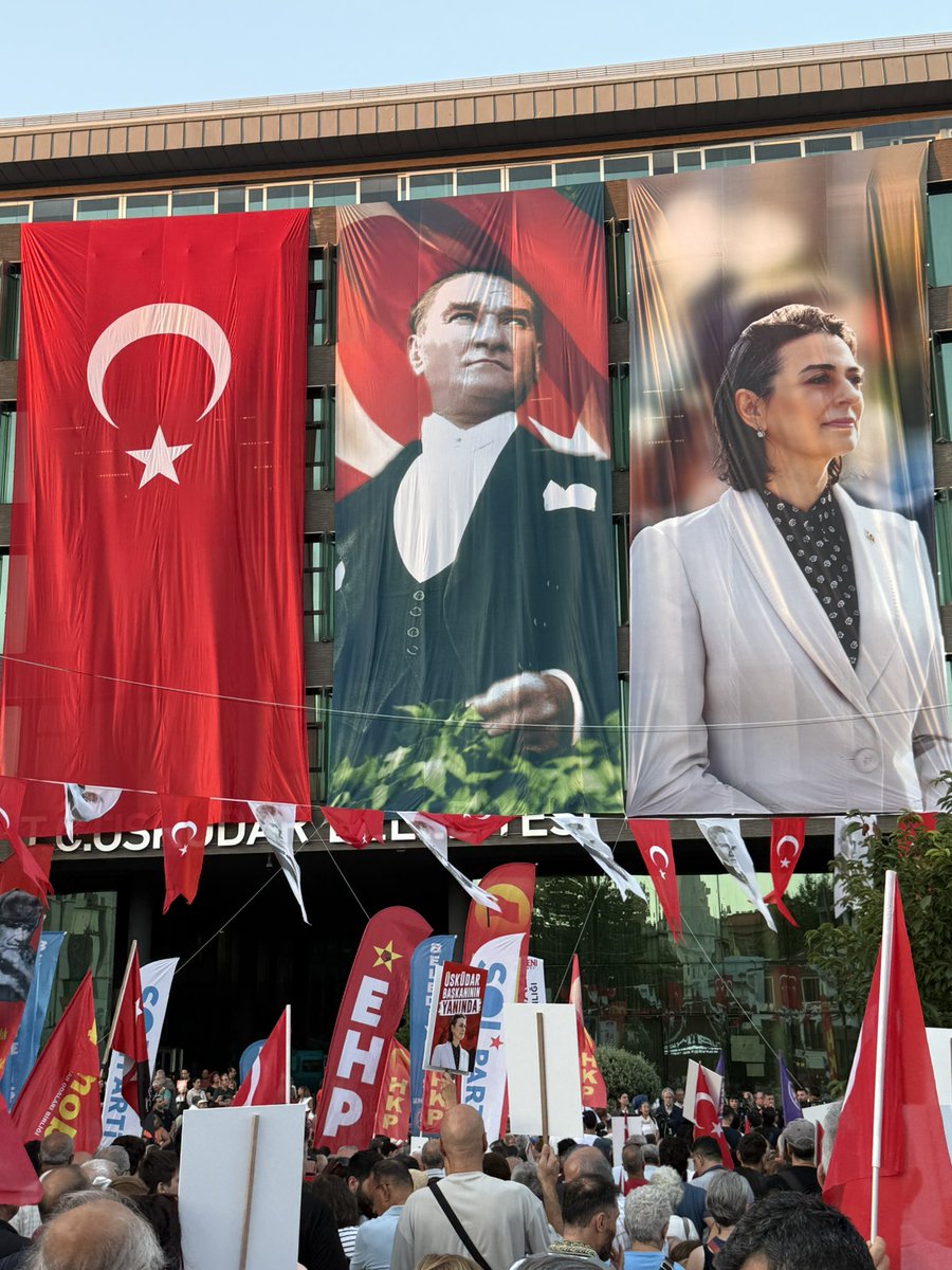 Emegin_Halleri's tweet photo. Üsküdar iradesine, oyuna, başkanına sahip çıkıyor.

@sdedetas https://t.co/AejQO9TDpC