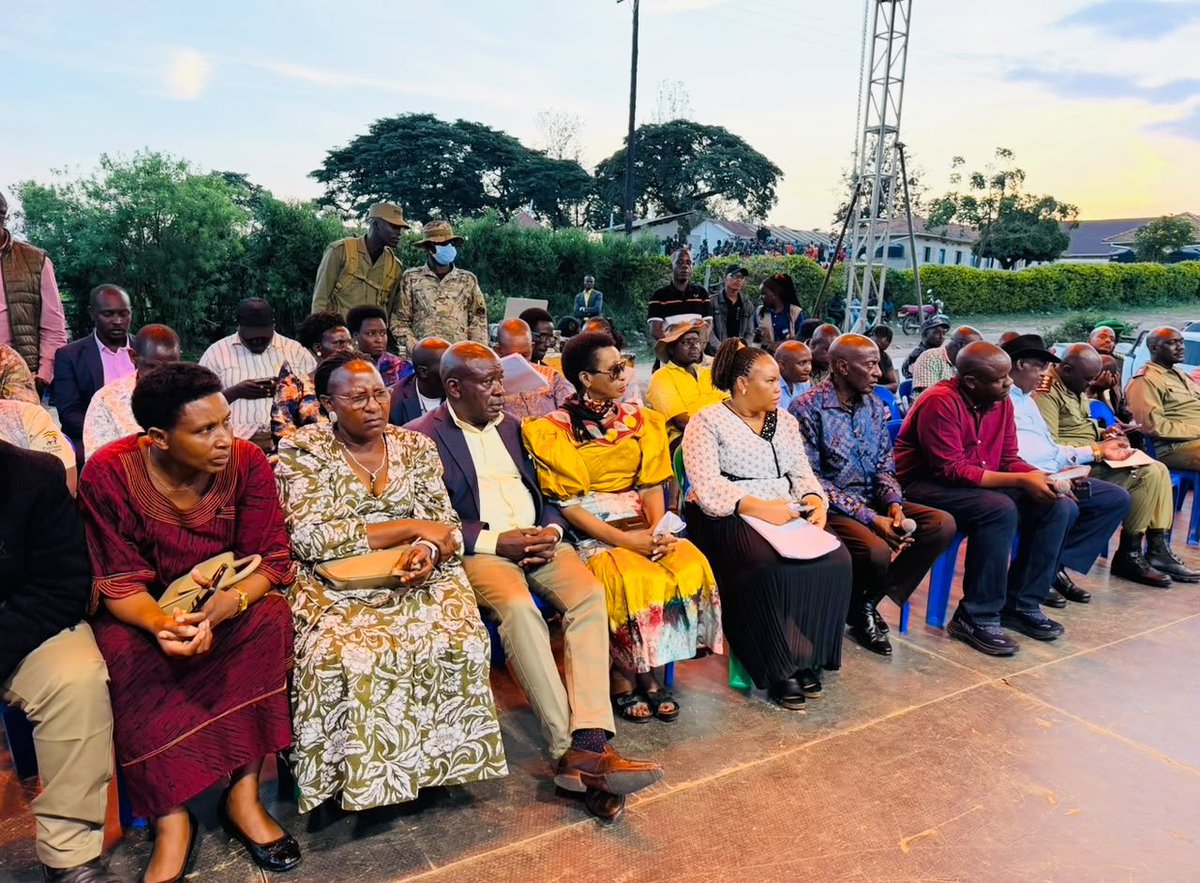 BalaamBarugahar's tweet photo. We are in Ntusi Town Council for the Sembabule “Expose the Corrupt” Rally, happening now and continuing until 3:00 a.m.

Kisanja: No Sleep, No Corruption!

I extend my sincere appreciation to Hon. Gen. Rwashande, Hon. Nambazira, Hon. Minister Hanifa Kawoya, Afande Katirima (NRM District Chairperson), Chairman Nkalubo, and the entire district security team for attending and honoring this important anti-corruption rally.

Together, we remain committed to promoting transparency, accountability, and effective service delivery for the people of Sembabule and Uganda at large.

Barugahara Balaam Ateenyi